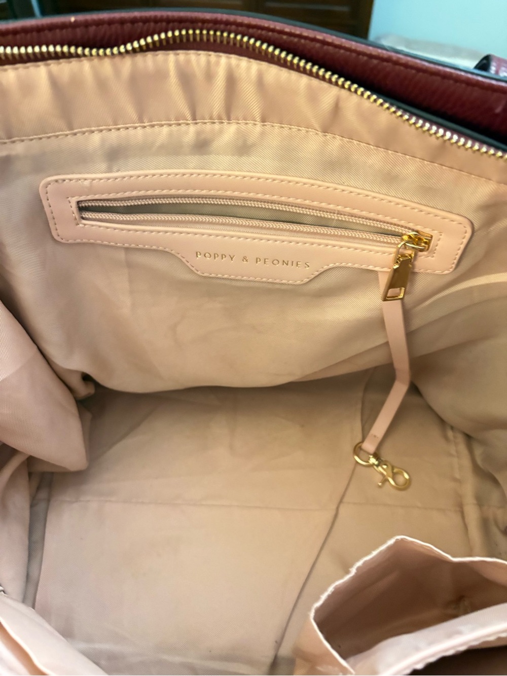 Poppy & Peonies Go Getter Tote in Berry - Picture 14 of 16